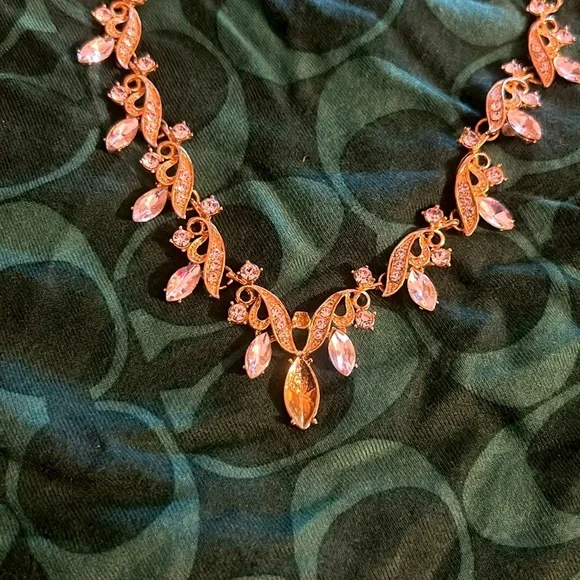Used Costume jewelry - Picture 5 of 5